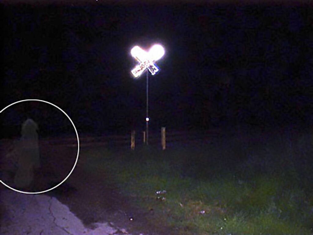 Vejsidespøgelser 1 railroad track ghost 1500 56a6ee3b5f9b58b7d0e5955e