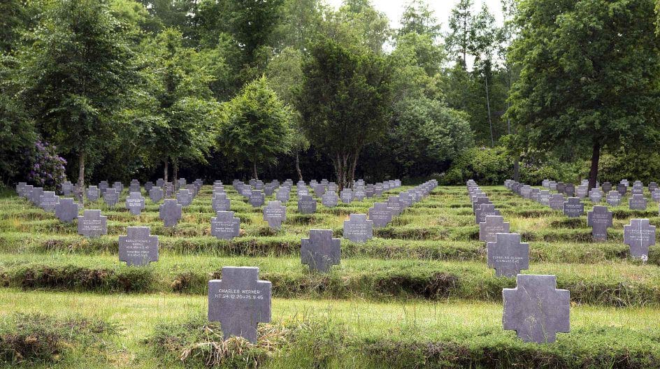 Flygtningekirkegården Grove 5 1594822136