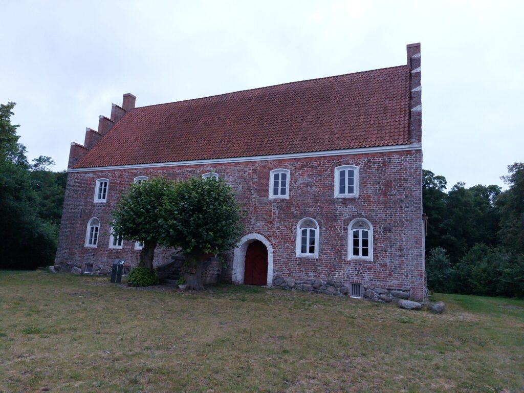 Middelalderborgen Østergaard 4 20220725 212956 scaled 1